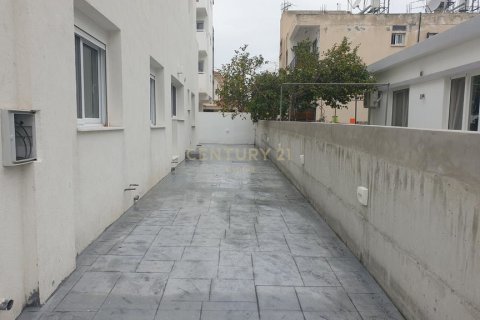 550m2 Building in Strovolos, Nicosia, No. 53751 3