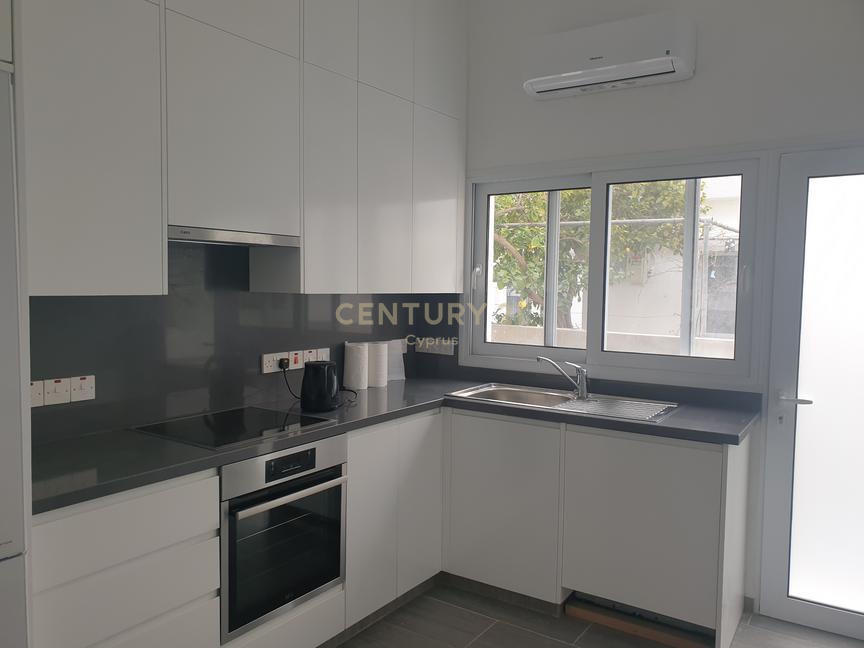 550m2 Building in Strovolos, Nicosia, Cyprus No. 53751