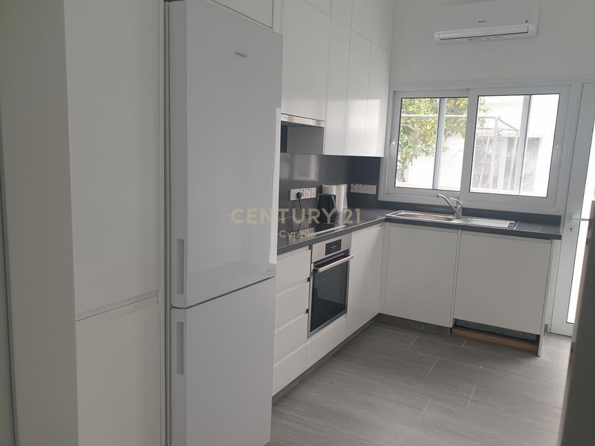 550m2 Building in Strovolos, Nicosia, Cyprus No. 53751