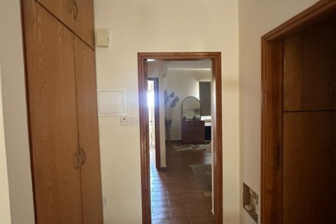 4 bedrooms Villa in Paralimni, Ammochostos, No. 40452 11