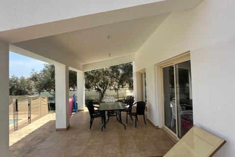 4 bedrooms Villa in Paralimni, Ammochostos, No. 40452 2