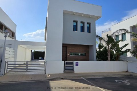 Вилла с 3 спальнями в Пернера, Аммохостос, Кипр № 37420 18