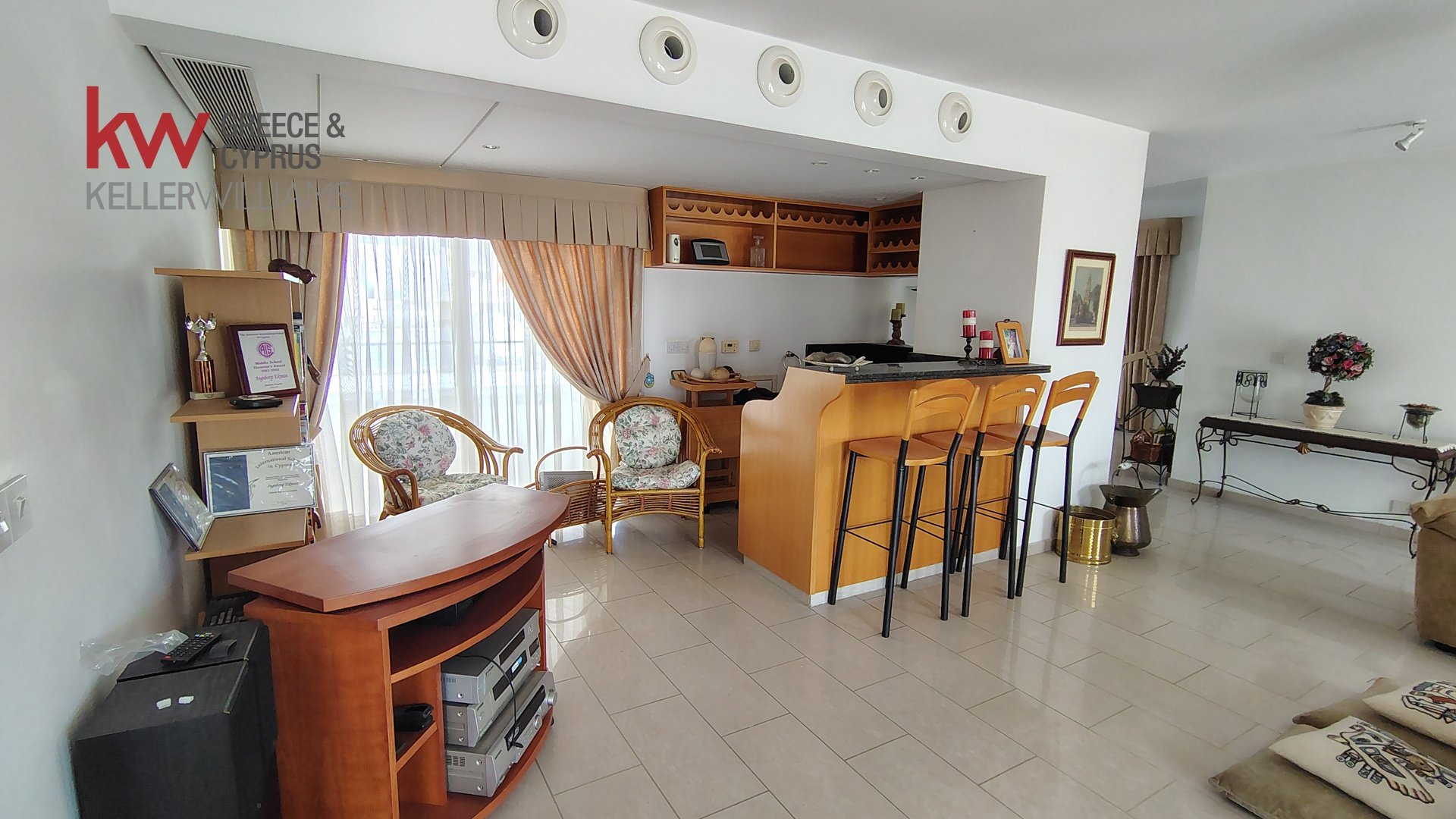 6 bedrooms Townhouse in Aglandjia, Nicosia, Cyprus No. 51051