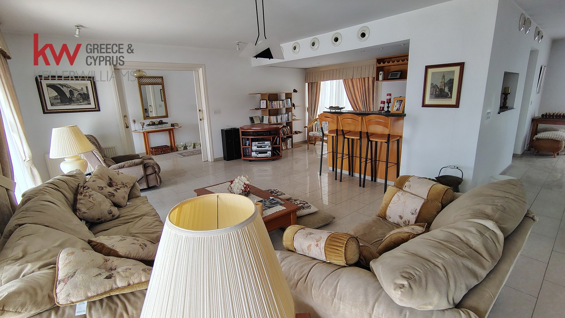 6 bedrooms Townhouse in Aglandjia, Nicosia, Cyprus No. 51051