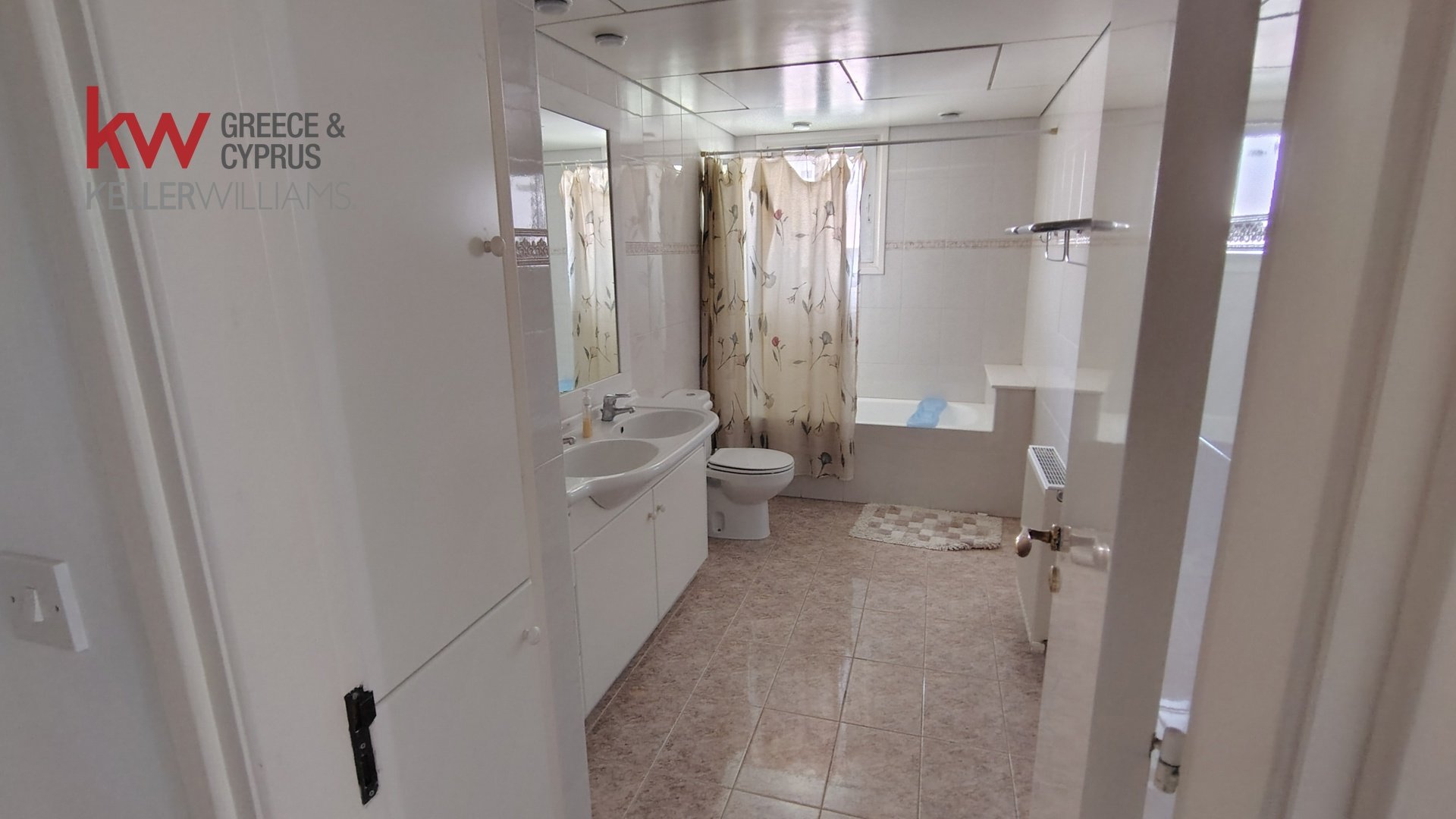 6 bedrooms Townhouse in Aglandjia, Nicosia, Cyprus No. 51051