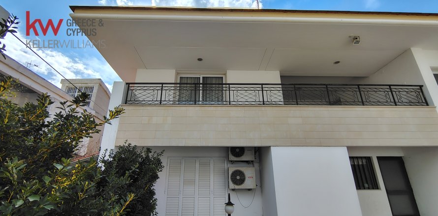 6 bedrooms Townhouse in Aglandjia, Nicosia,  No. 51051