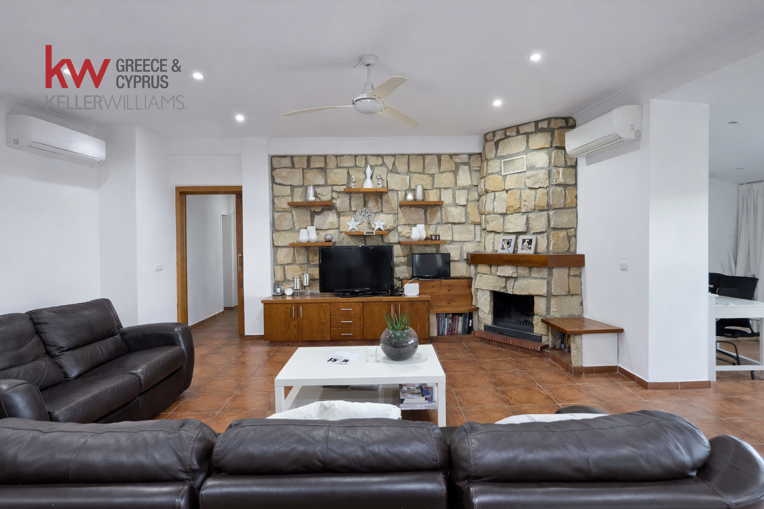 4 bedrooms Townhouse in Nisou, Nicosia, Cyprus No. 51049