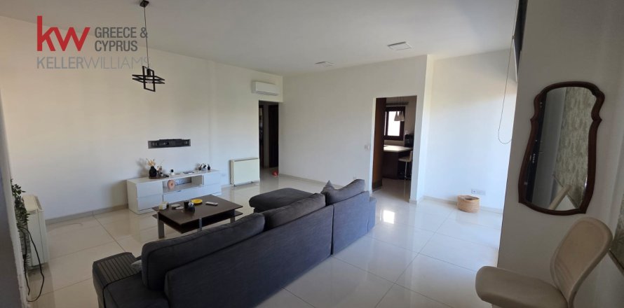 Квартира с 3 спальнями в Строволос, Никосия,  № 51047