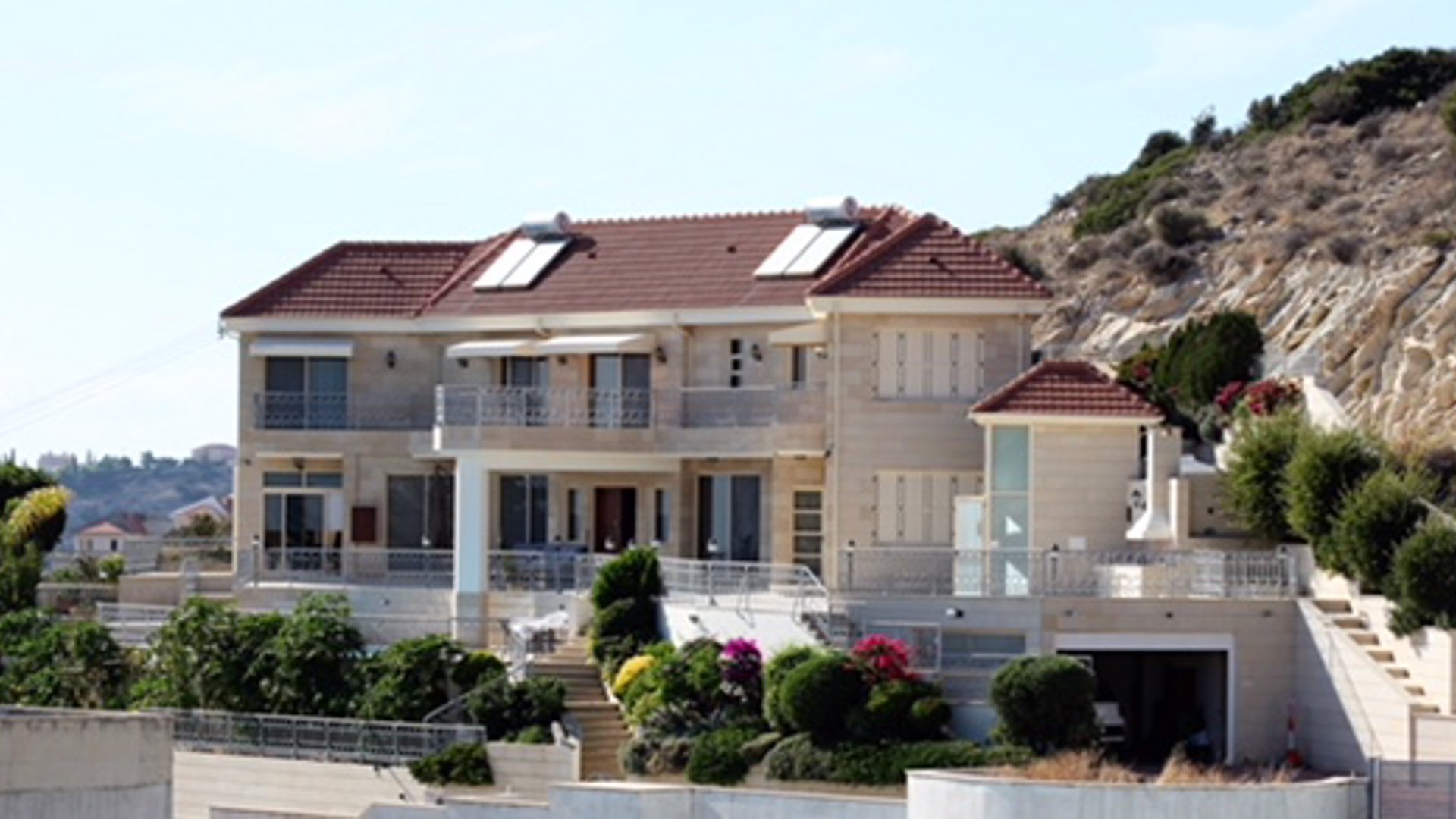 4 bedrooms Villa in Limassol, Cyprus No. 26030
