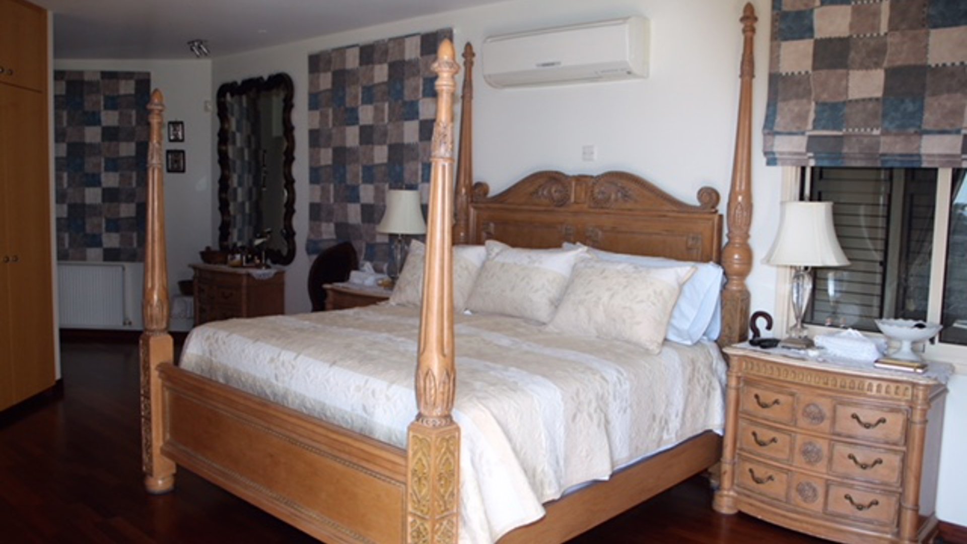 4 bedrooms Villa in Limassol, Cyprus No. 26030