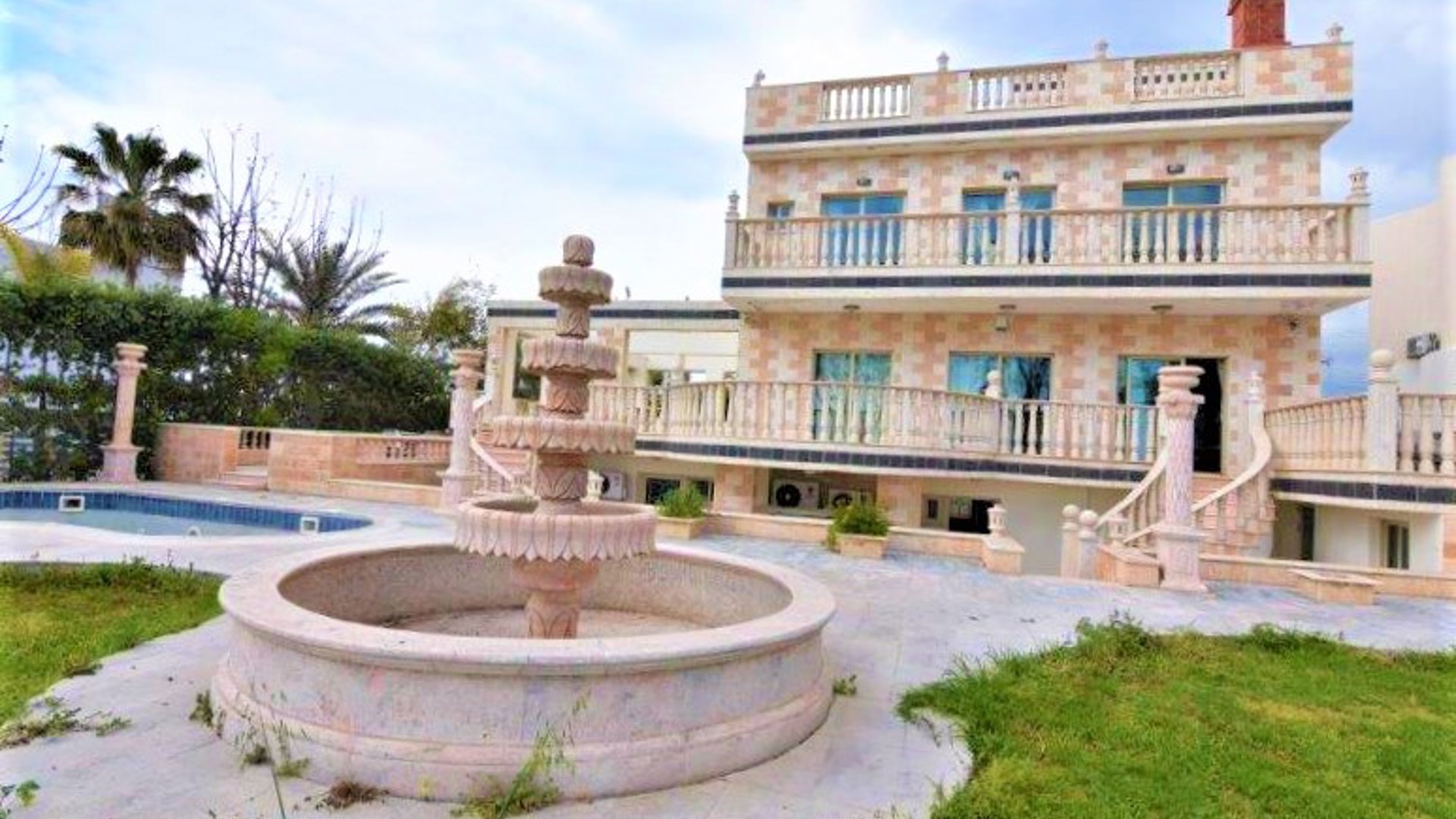 5 bedrooms Villa in Chloraka, Paphos, Cyprus No. 26027