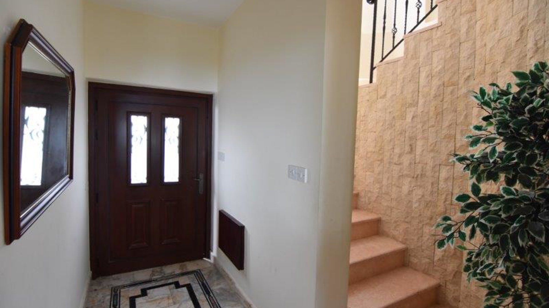 5 bedrooms Villa in Chloraka, Paphos, Cyprus No. 26027