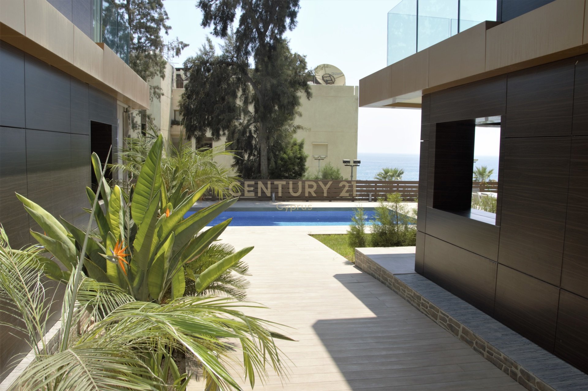 3 bedrooms Apartment in Agios Tychonas, Limassol, Cyprus No. 54145