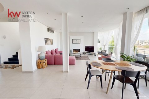 5 bedrooms Villa in Larnaka,  No. 39590 19