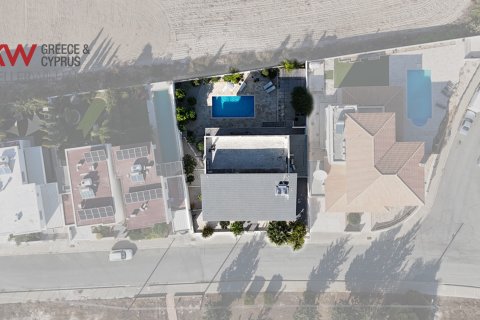 5 bedrooms Villa in Larnaka,  No. 39590 2