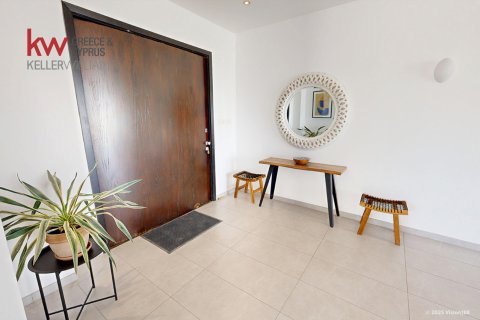 5 bedrooms Villa in Larnaka,  No. 39590 11