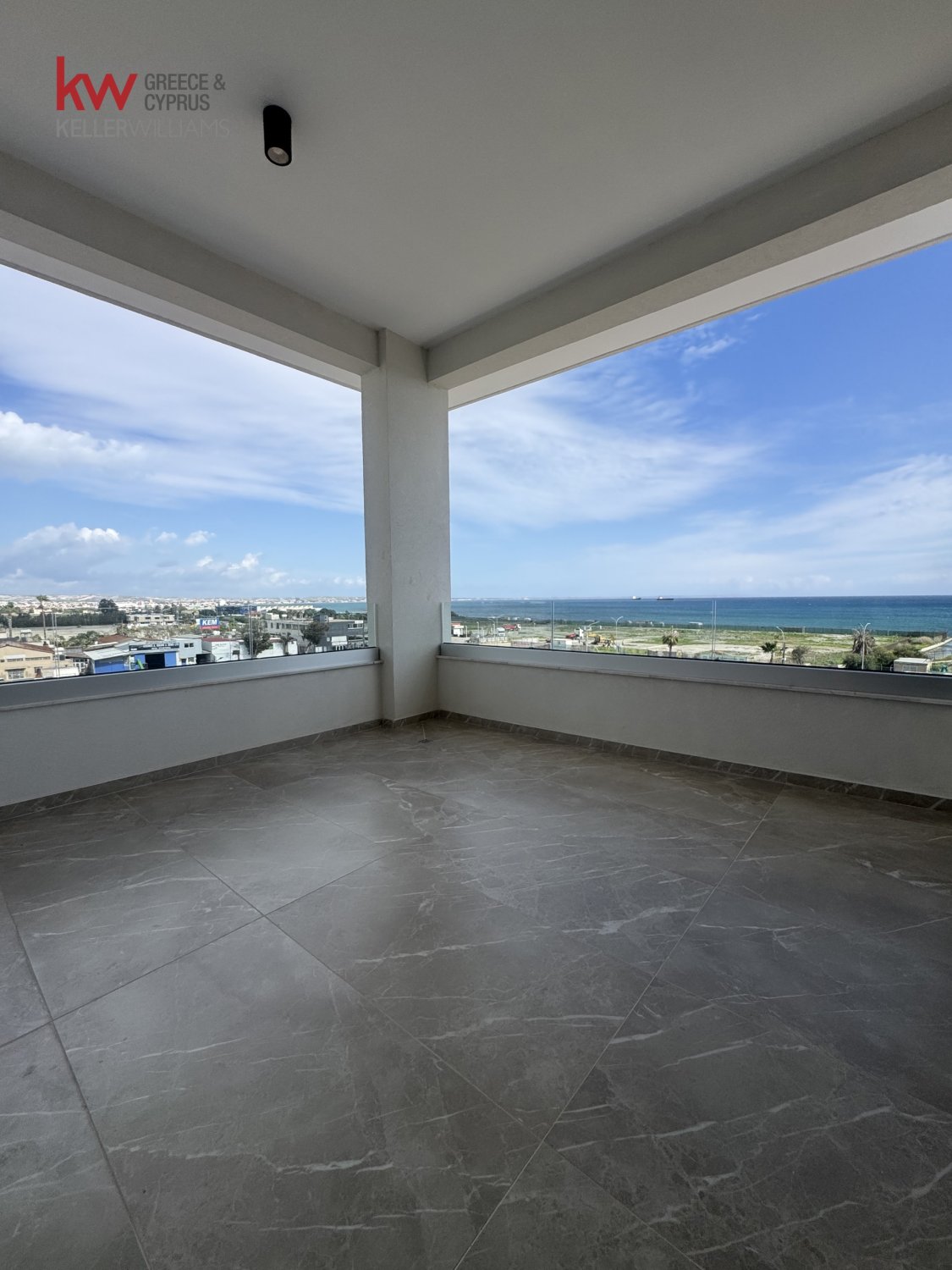 2 bedrooms Apartment in Larnaca, Larnaka, Cyprus No. 39594