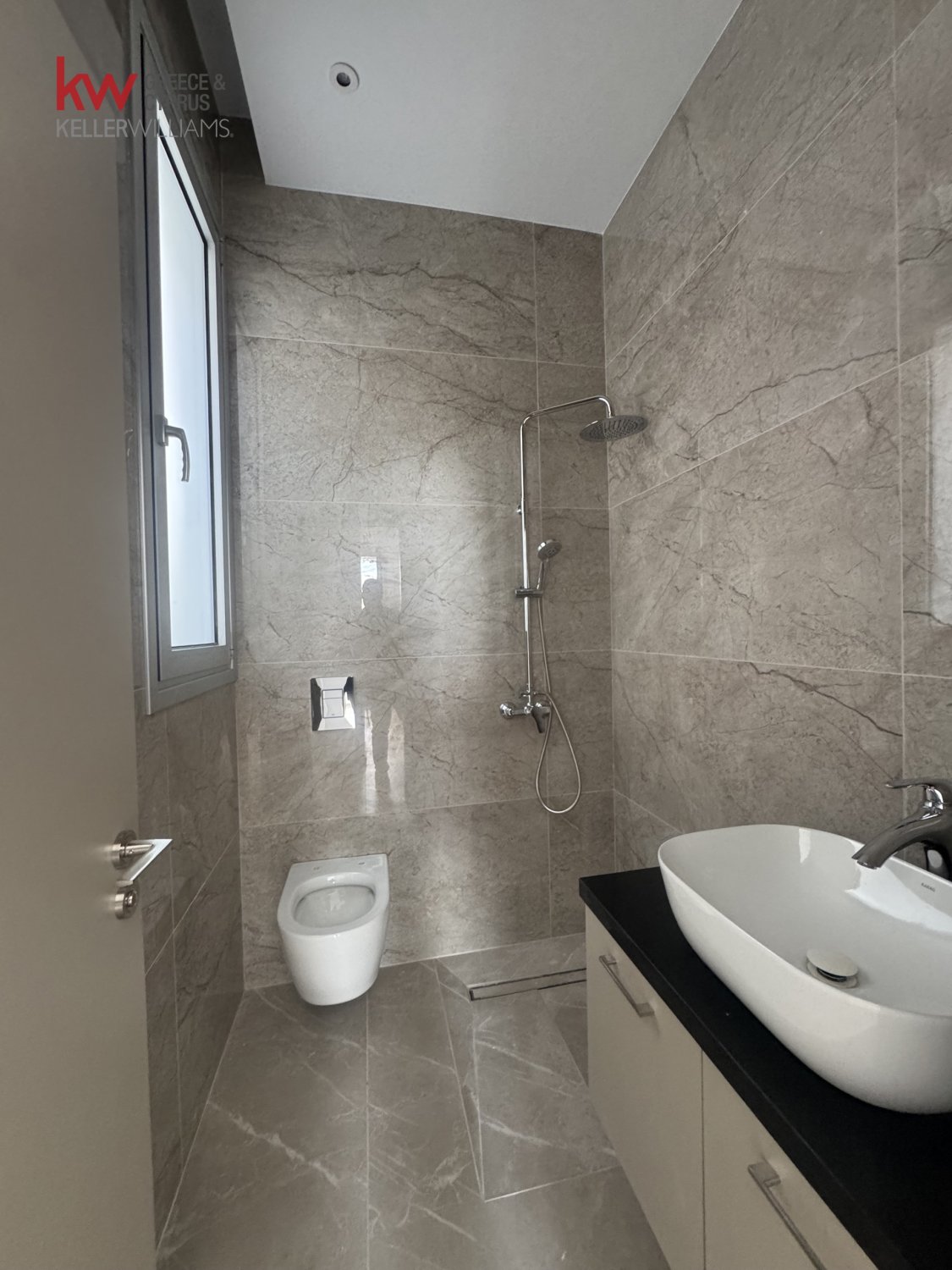 2 bedrooms Apartment in Larnaca, Larnaka, Cyprus No. 39594