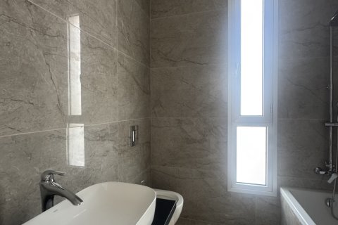 2 bedrooms Apartment in Larnaca, Larnaka,  No. 39594 3