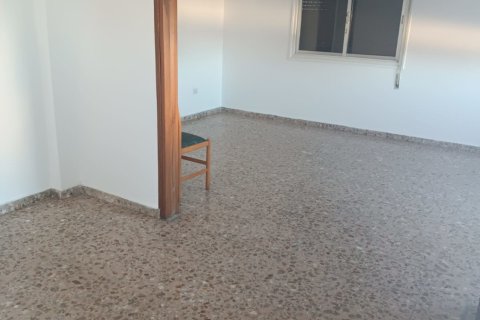 3 bedrooms Apartment in Larnaca, Larnaka,  No. 39589 4