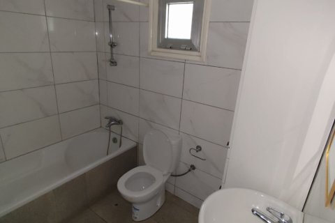 3 bedrooms Apartment in Larnaca, Larnaka,  No. 39589 8