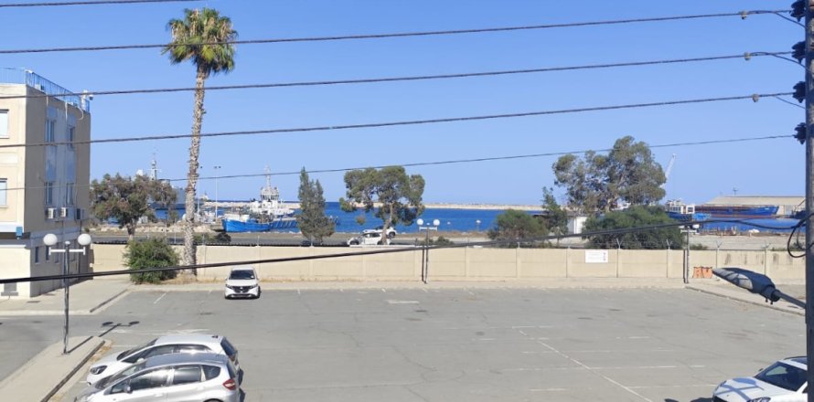 3 bedrooms Apartment in Larnaca, Larnaka,  No. 39589