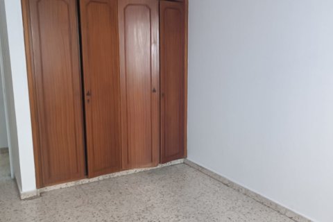 3 bedrooms Apartment in Larnaca, Larnaka,  No. 39589 11