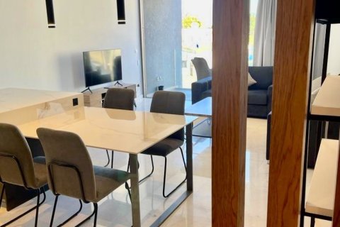 2 bedrooms Apartment in Larnaca, Larnaka,  No. 39592 3