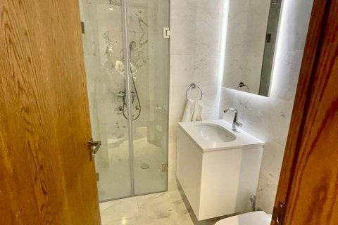 2 bedrooms Apartment in Larnaca, Larnaka,  No. 39592 12