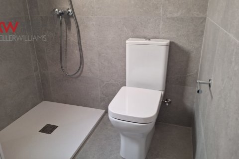 2 bedrooms Apartment in Larnaca, Larnaka, No. 40394 6