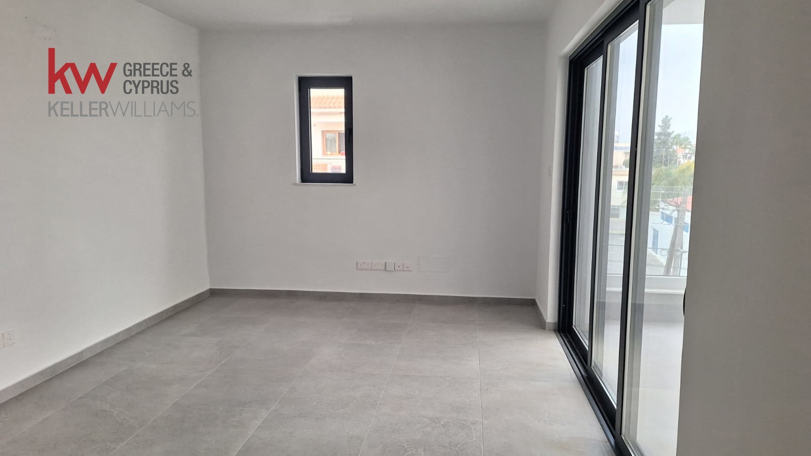 Квартира с 2 спальнями в Ларнака, Кипр № 40392