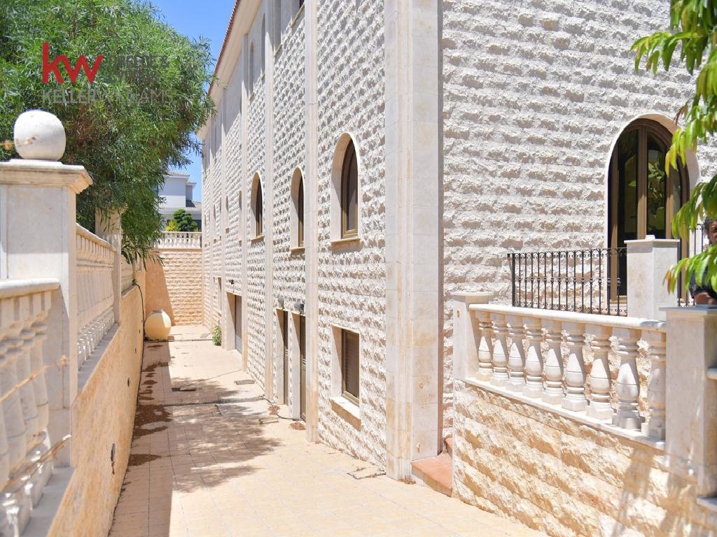 Вилла с 6 спальнями в Ороклини, Ларнака, Кипр № 40395