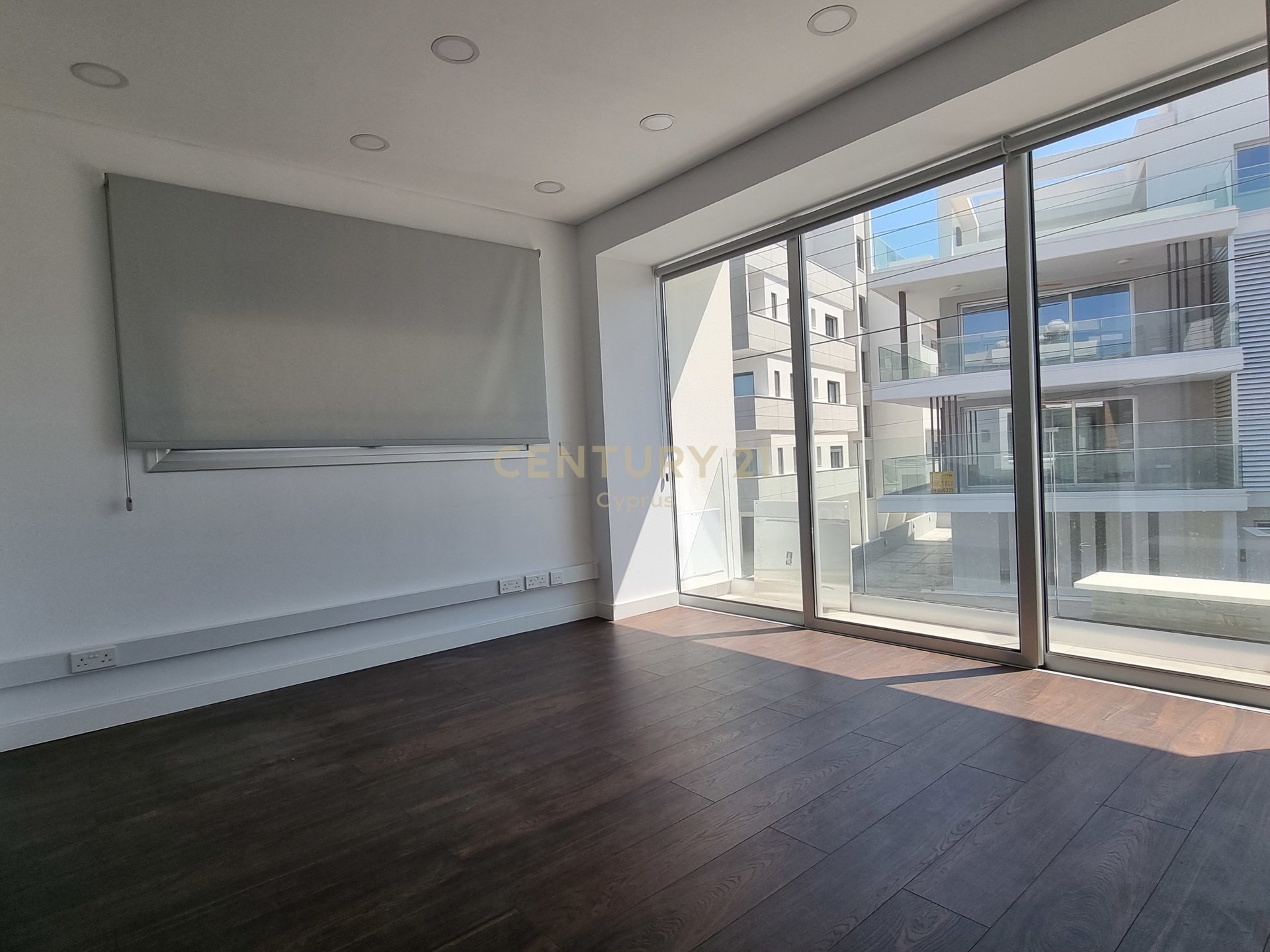 180m2 Bureau à Limassol, Chypre No. 53490