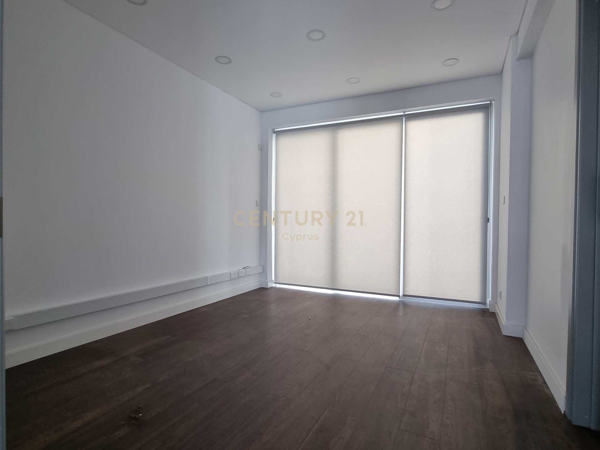 180m2 Bureau à Limassol, Chypre No. 53490