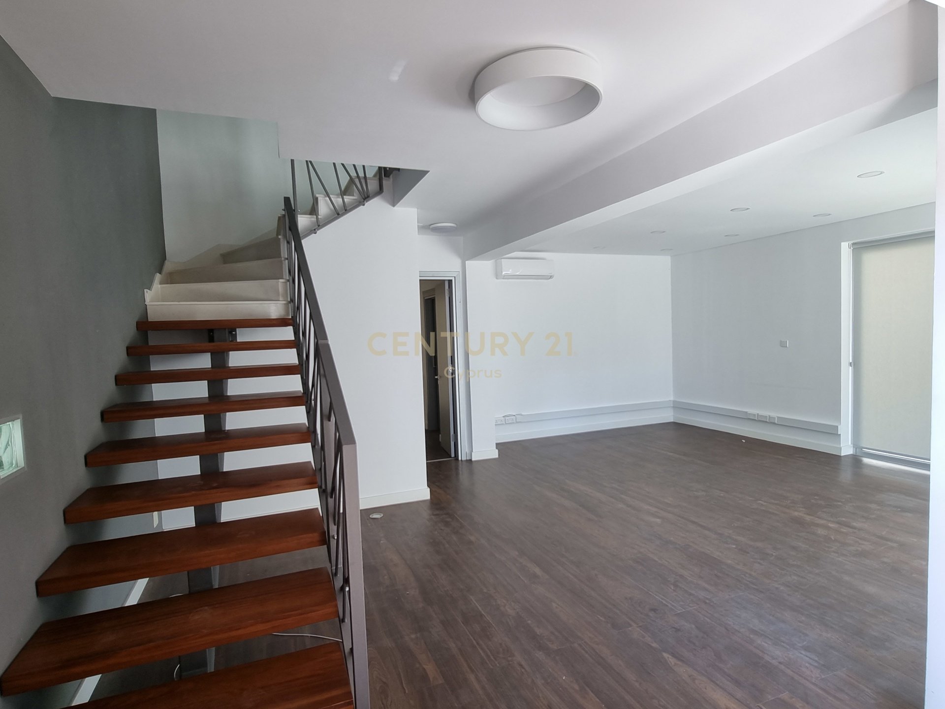 180m2 Bureau à Limassol, Chypre No. 53490