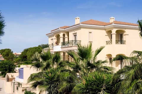 4 bedrooms Villa in Coral Bay, Pegeia, Paphos,  No. 7799 7