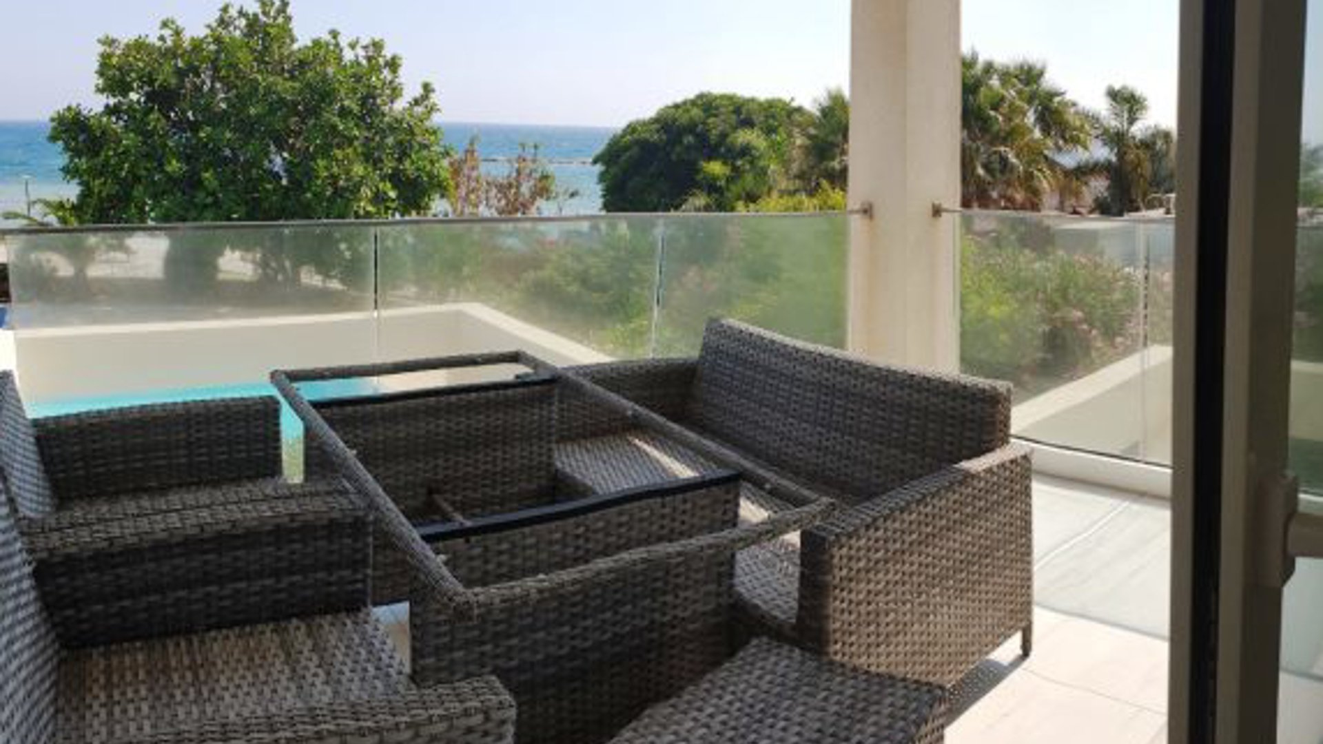 3 bedrooms Apartment in Agios Tychonas, Limassol, Cyprus No. 26114