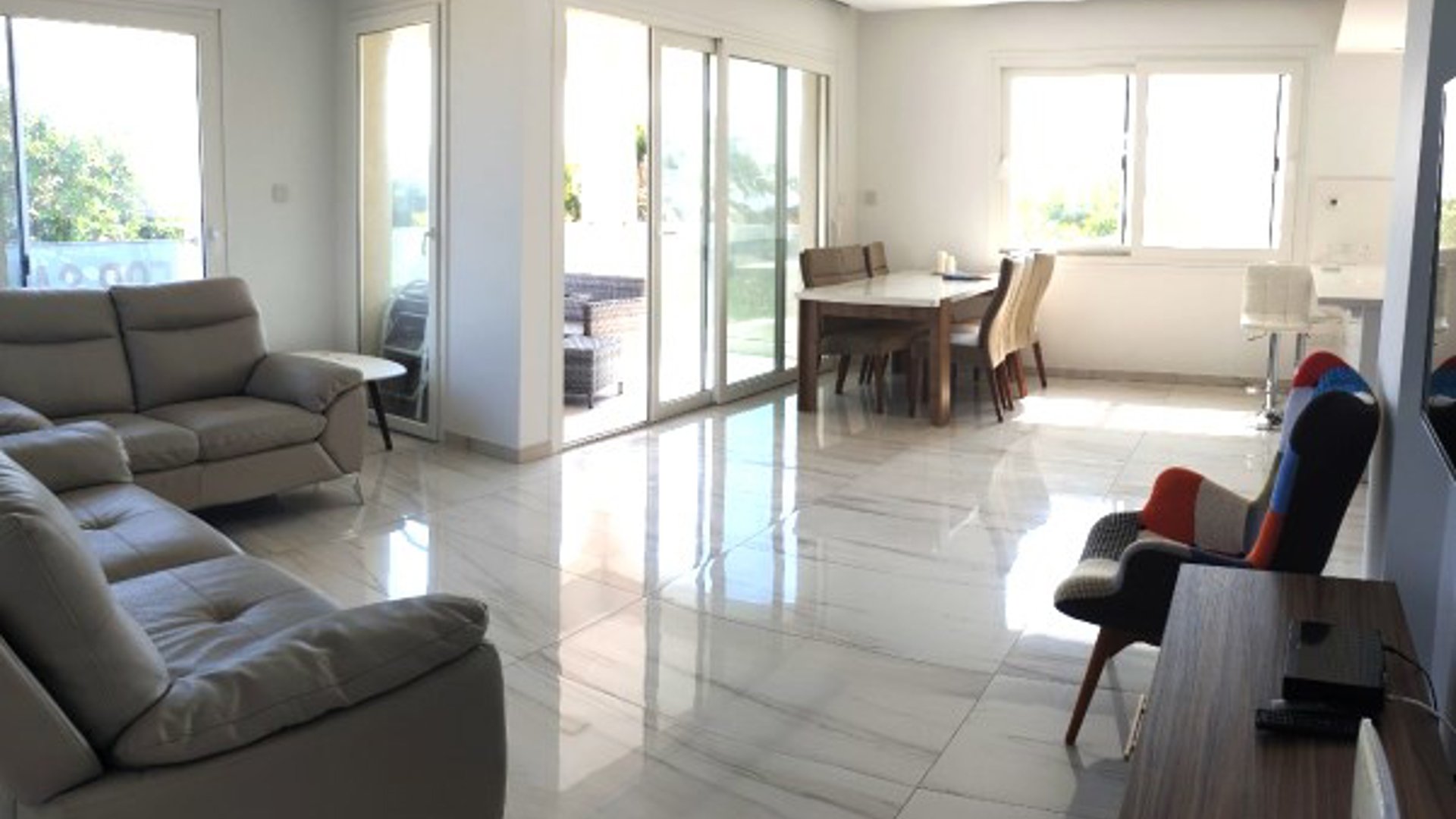 3 bedrooms Apartment in Agios Tychonas, Limassol, Cyprus No. 26114