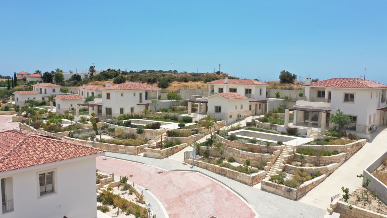 3 bedrooms Villa in Maroni, Larnaka, Cyprus No. 35641