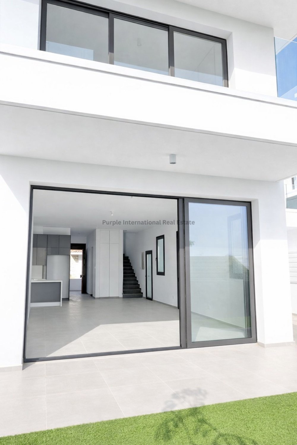 4 chambres Villa à Dromolaxia, Larnaka, Chypre No. 50910