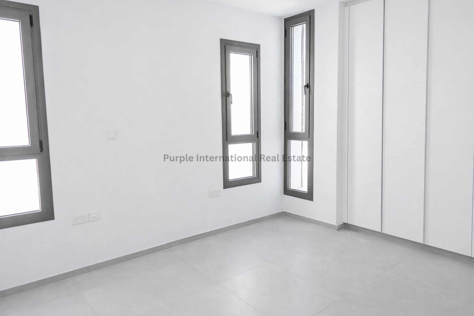4 chambres Villa à Dromolaxia, Larnaka, Chypre No. 50910