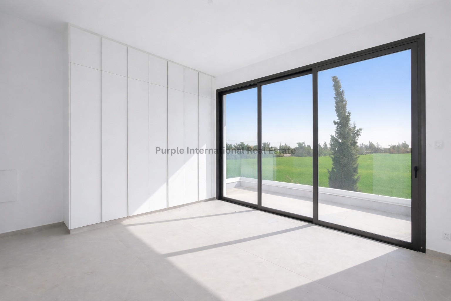 4 chambres Villa à Dromolaxia, Larnaka, Chypre No. 50910