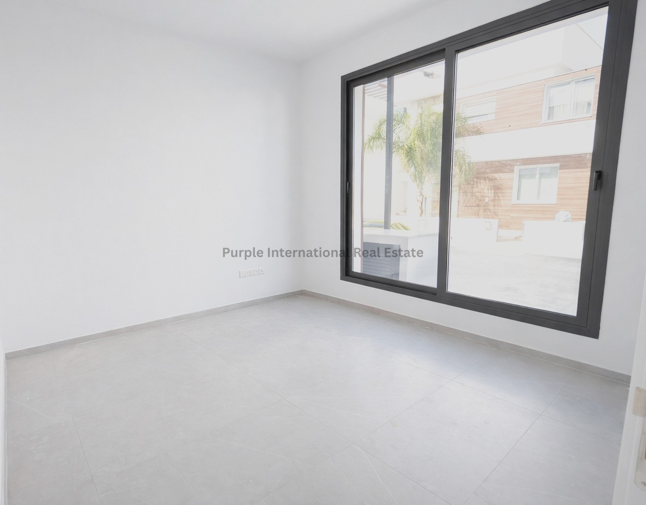 4 chambres Villa à Dromolaxia, Larnaka, Chypre No. 50910