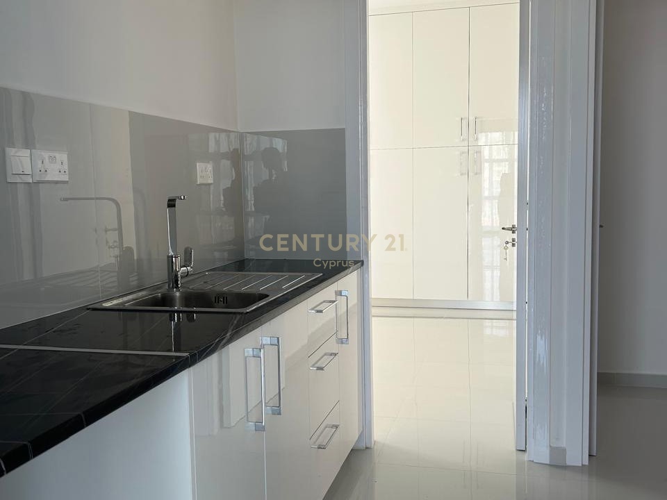 7 bedrooms Villa in Germasogeia, Limassol, Cyprus No. 55484