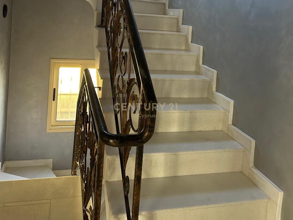 7 bedrooms Villa in Germasogeia, Limassol, Cyprus No. 55484