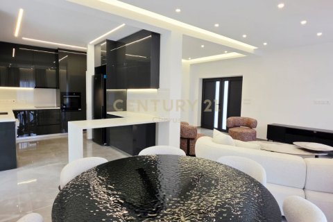 3 bedrooms Villa in Limassol,  No. 57193