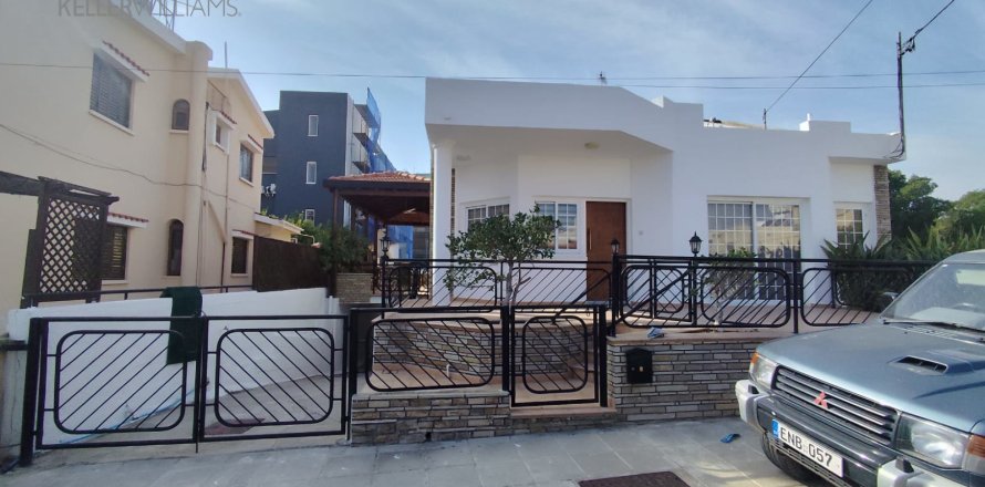 3 bedrooms Townhouse in Larnaca, Larnaka,  No. 39923