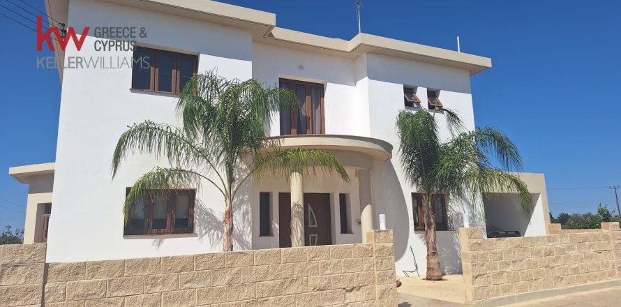 4 bedrooms Townhouse in Frenaros, Ammochostos,  No. 39926