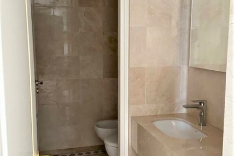 3 bedrooms Apartment in Limassol, No. 38150 12