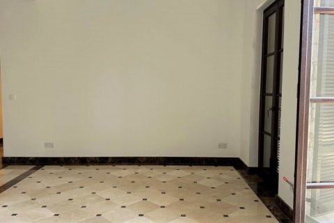 3 bedrooms Apartment in Limassol, No. 38150 10